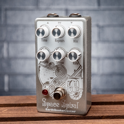 Earthquaker Devices Space Spiral Modulated Delay V2