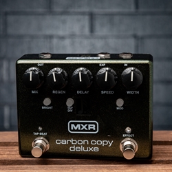 MXR Carbon Copy Deluxe Effects Pedal